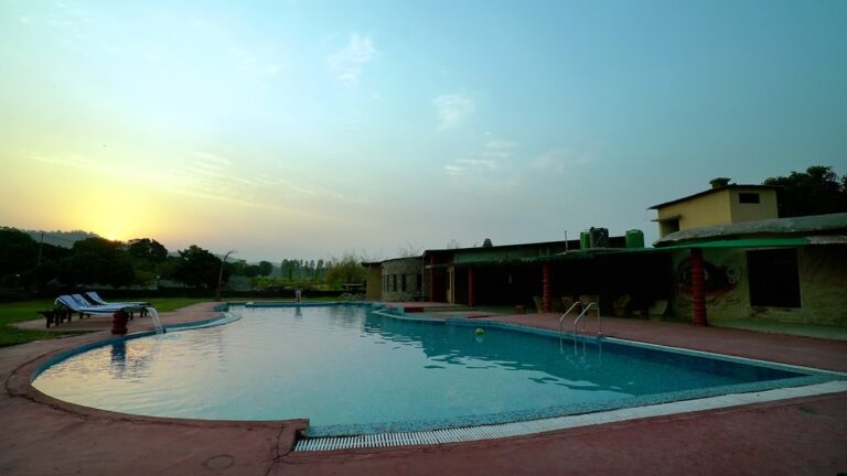 V One Resort - Soho Jim Corbett